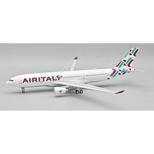 INFLIGHT/AIR ITALY/A330-200 / EI-GGP / IF332IG0925 / 1:200/NEW/010304